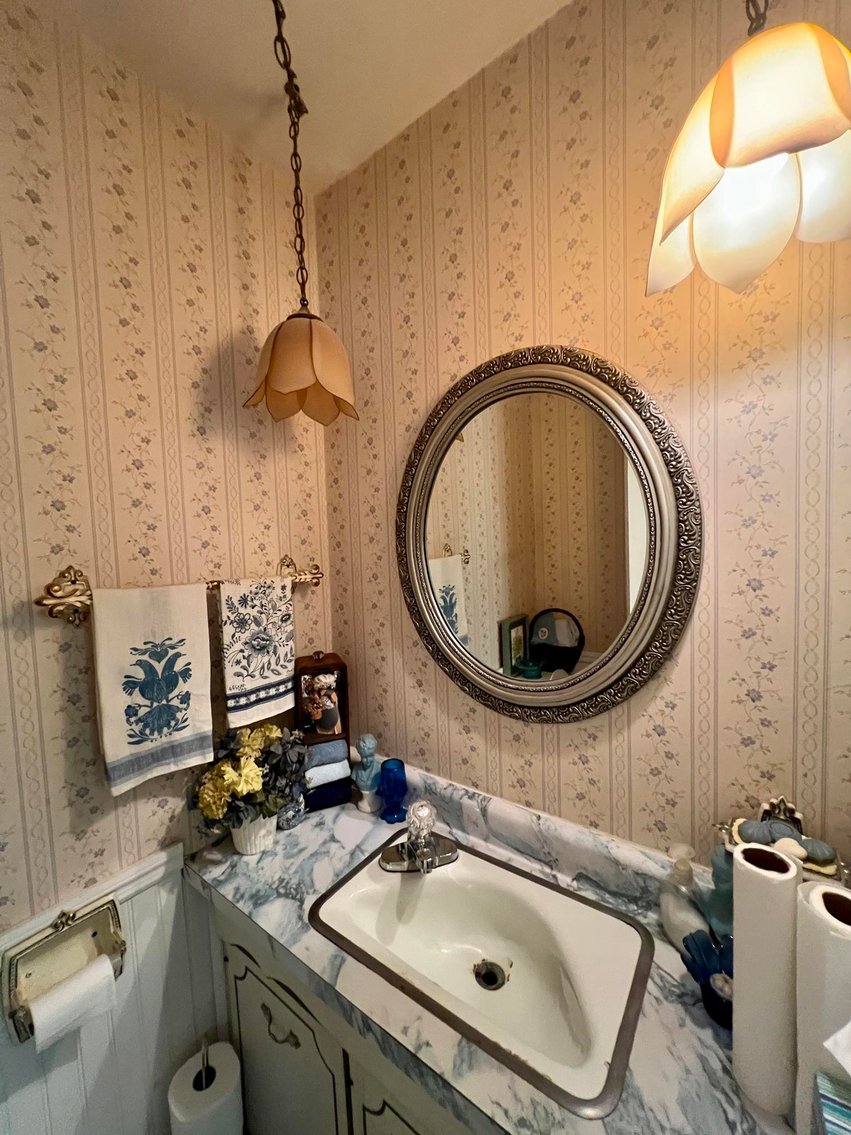 Image for SOLD $162,250 - Classic Brick 5 Bedroom on 2 ½ Acres in Huntington