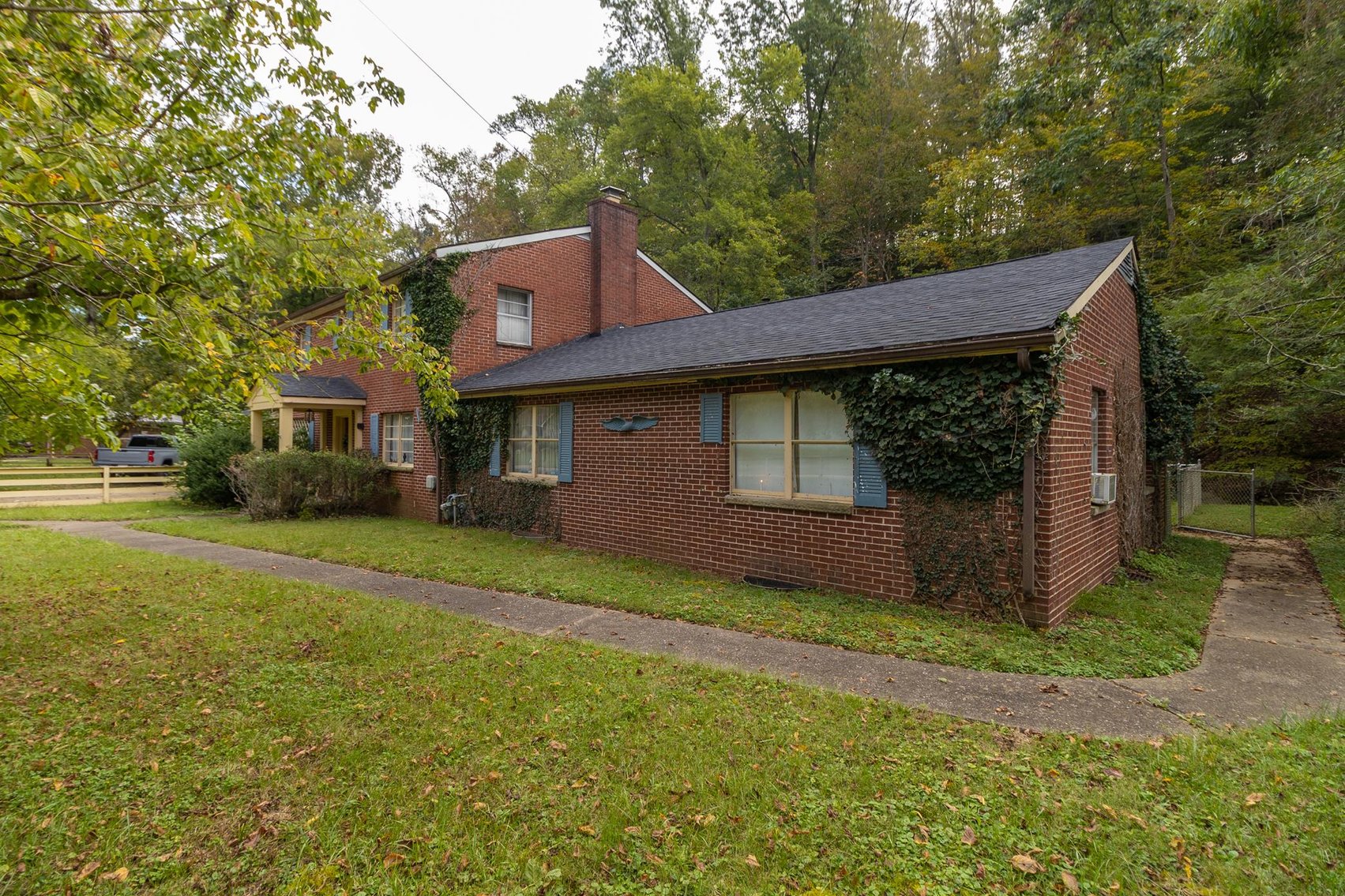 Image for SOLD $162,250 - Classic Brick 5 Bedroom on 2 ½ Acres in Huntington