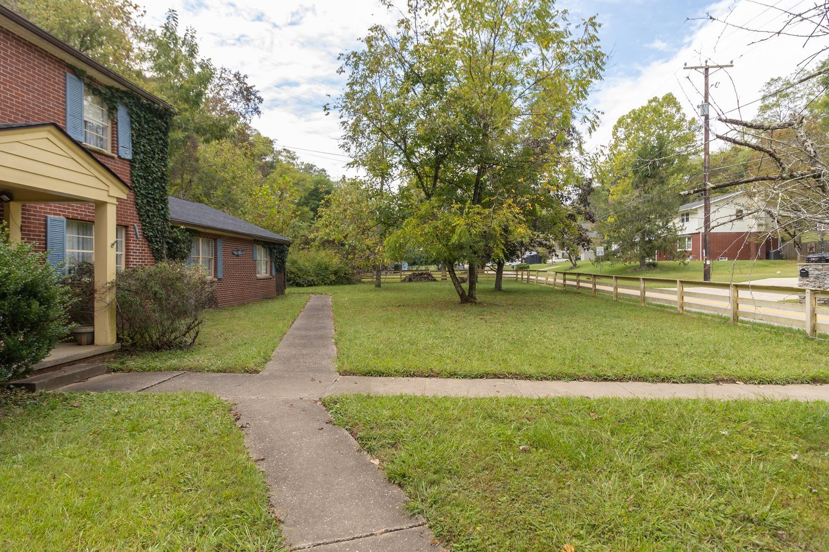 Image for SOLD $162,250 - Classic Brick 5 Bedroom on 2 ½ Acres in Huntington