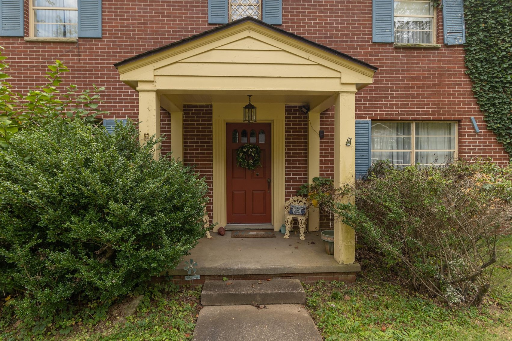 Image for SOLD $162,250 - Classic Brick 5 Bedroom on 2 ½ Acres in Huntington