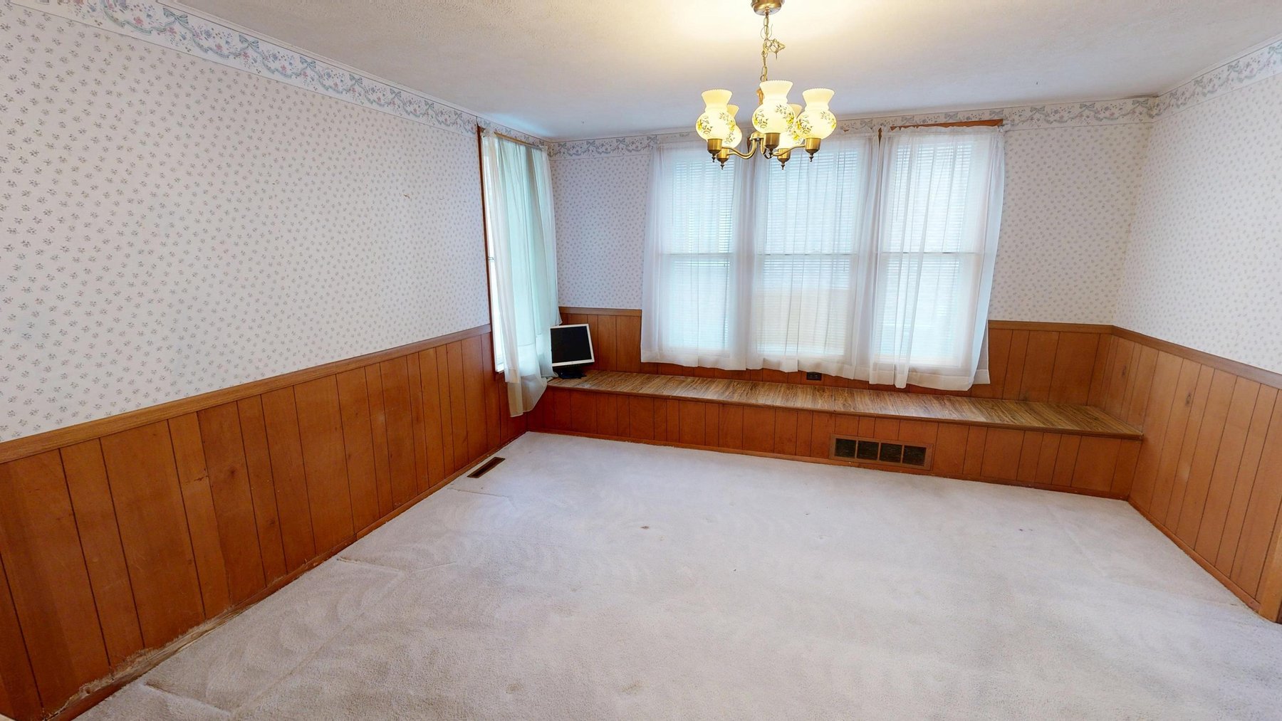 Image for SOLD $51,150 - Charming 3 Bedroom in Weston