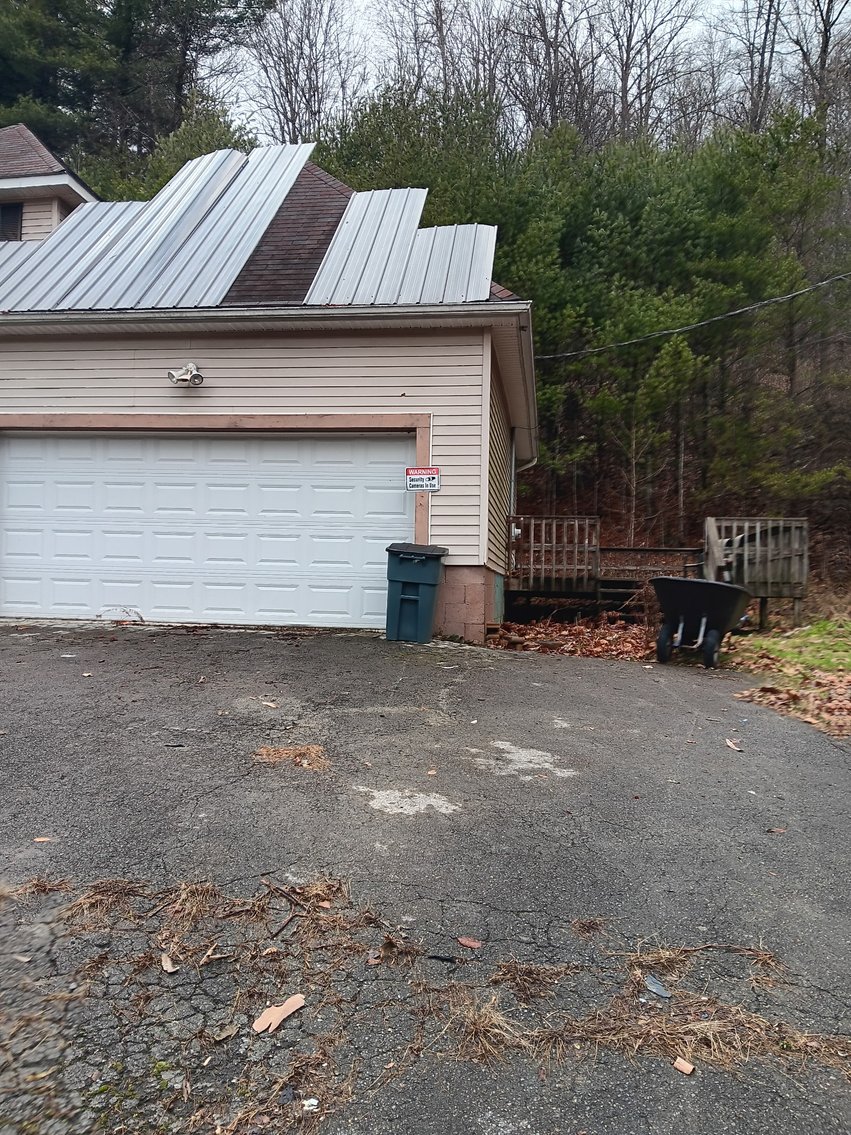 Image for SOLD $176,000 - 4 Bedroom on 10 ½ Acres in Fayette County