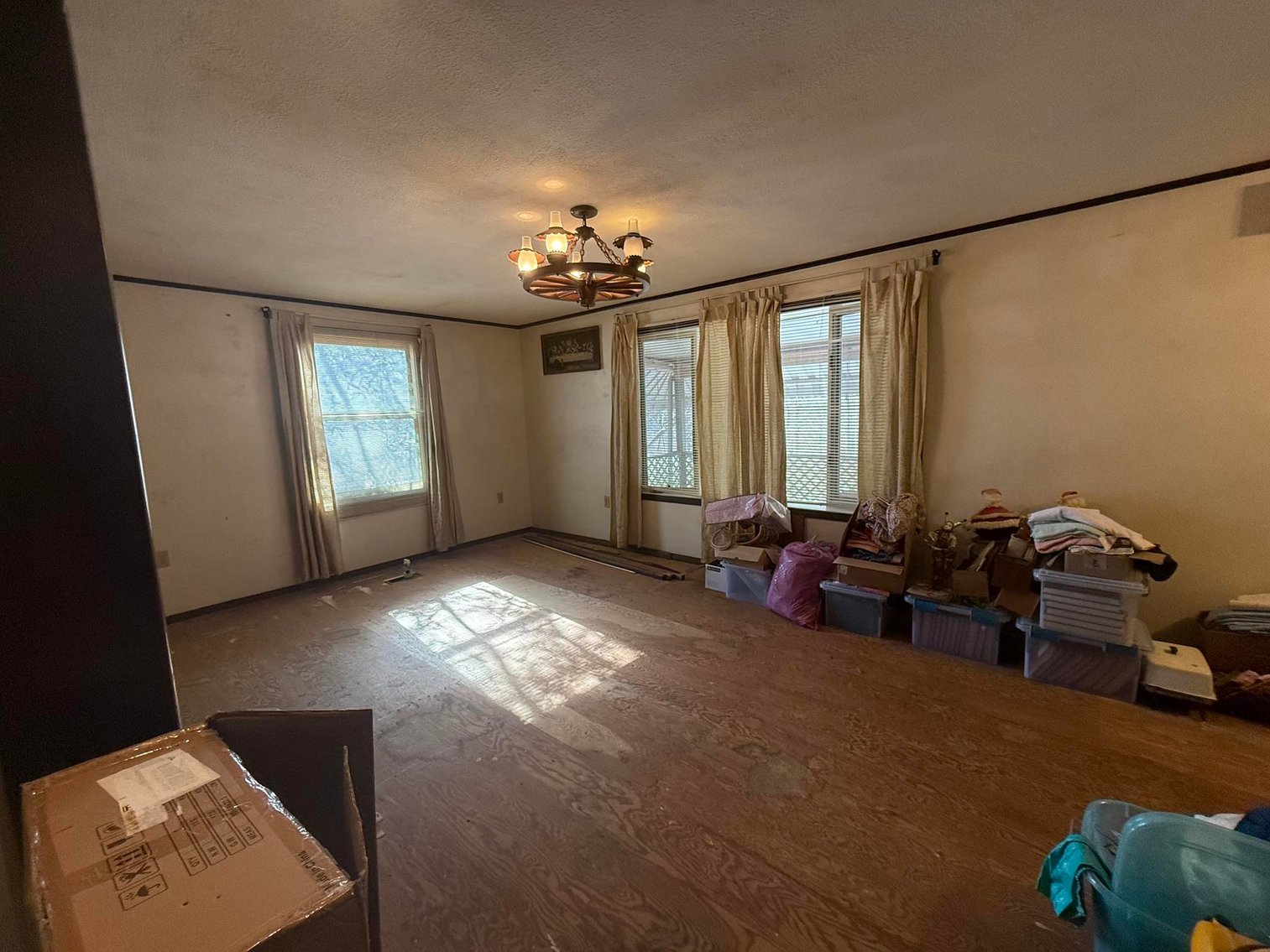 Image for SOLD $81,400 - Charming 4 Bedroom in Clendenin on 4 Acres with Endless Potential