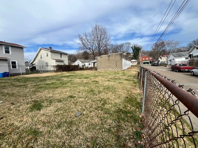 Image for SOLD $33,000 - 10 Unit Storage Facility in Charleston