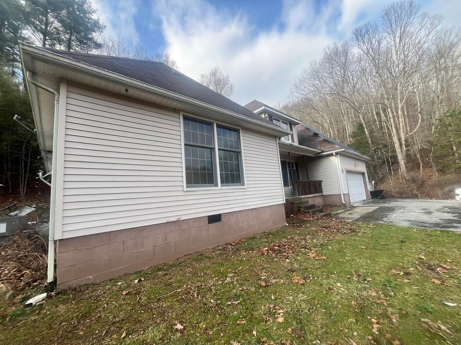 Image for SOLD $176,000 - 4 Bedroom on 10 ½ Acres in Fayette County