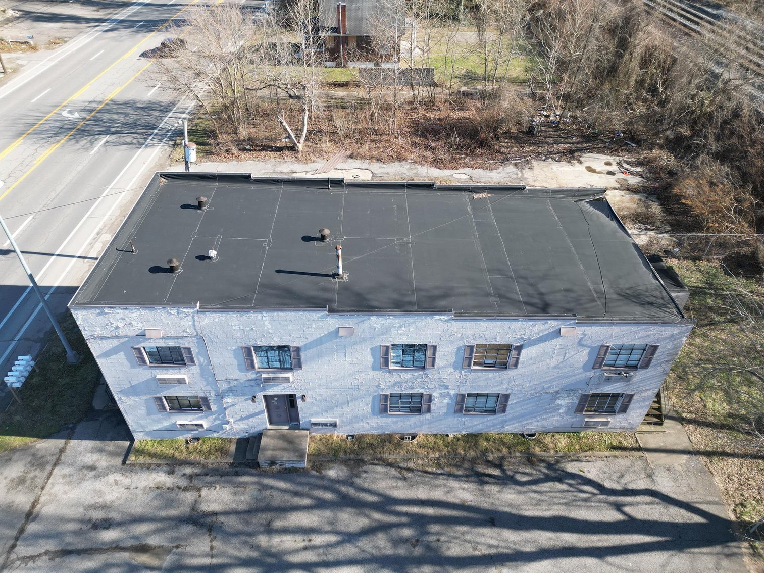 Image for SOLD $82,500 - 10-Unit St. Albans Apartment Building Selling to the Highest Bidder