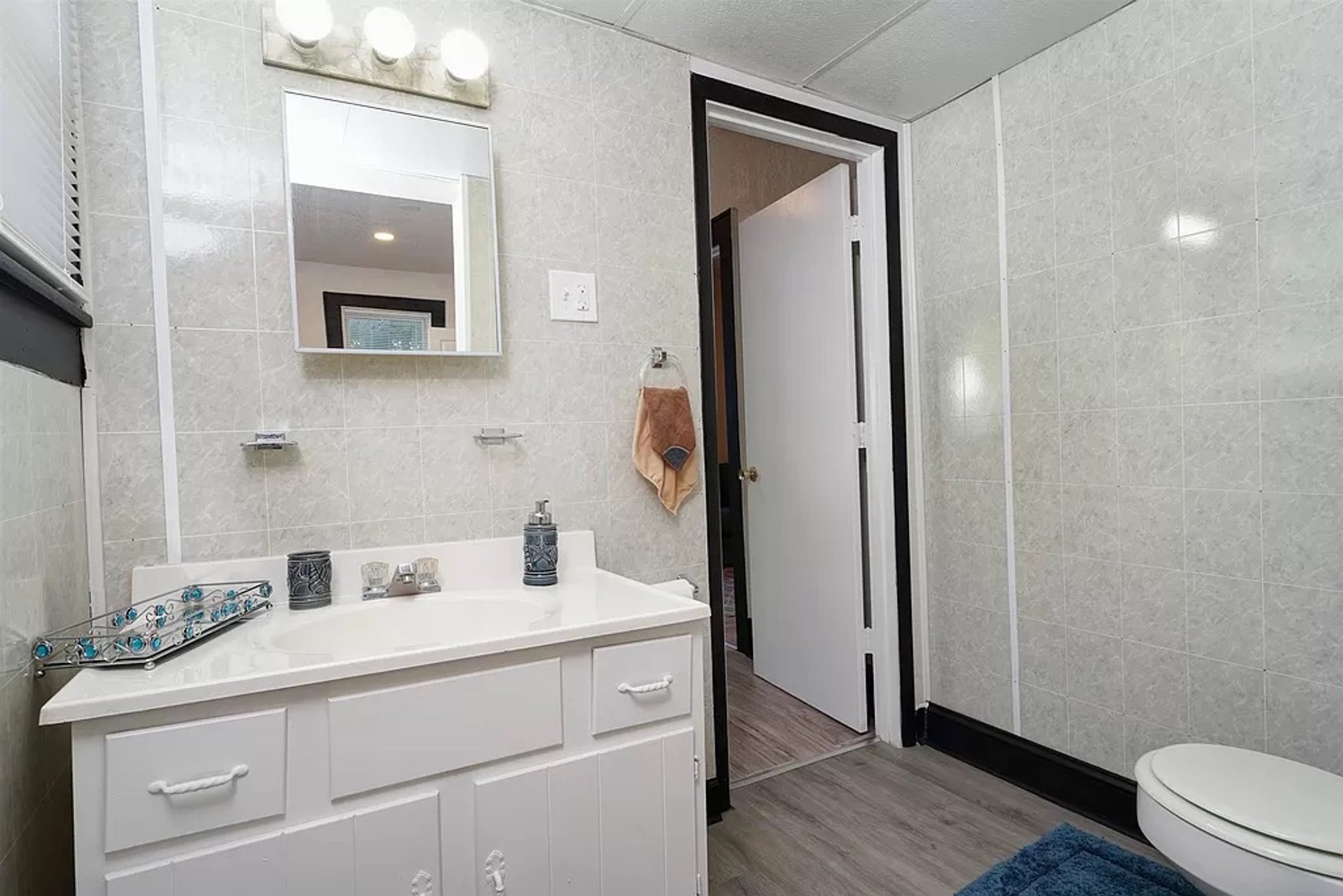 Image for SOLD $89,100 - Renovated Duplex in the Heart of Charleston