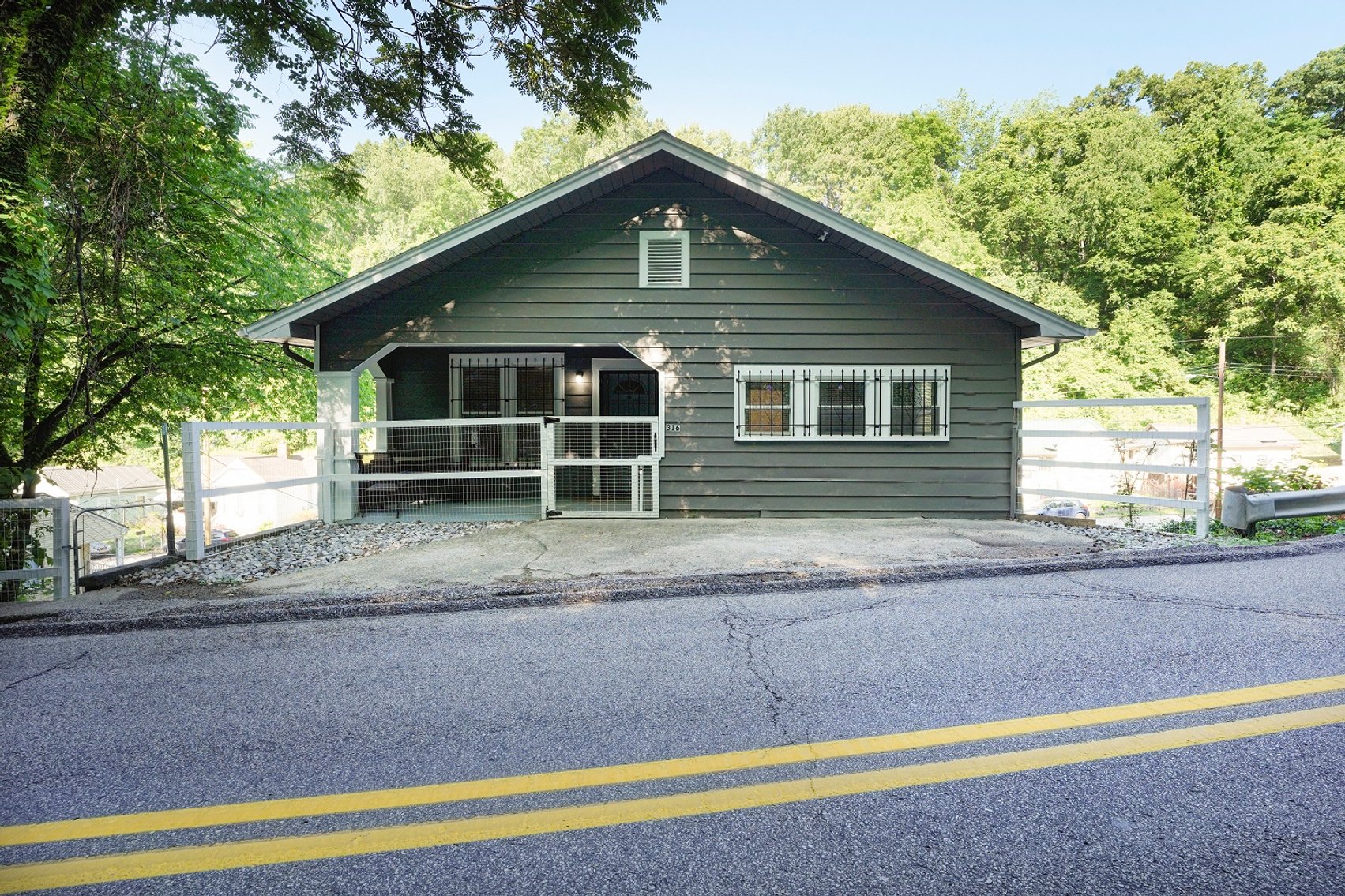 Image for SOLD $89,100 - Renovated Duplex in the Heart of Charleston