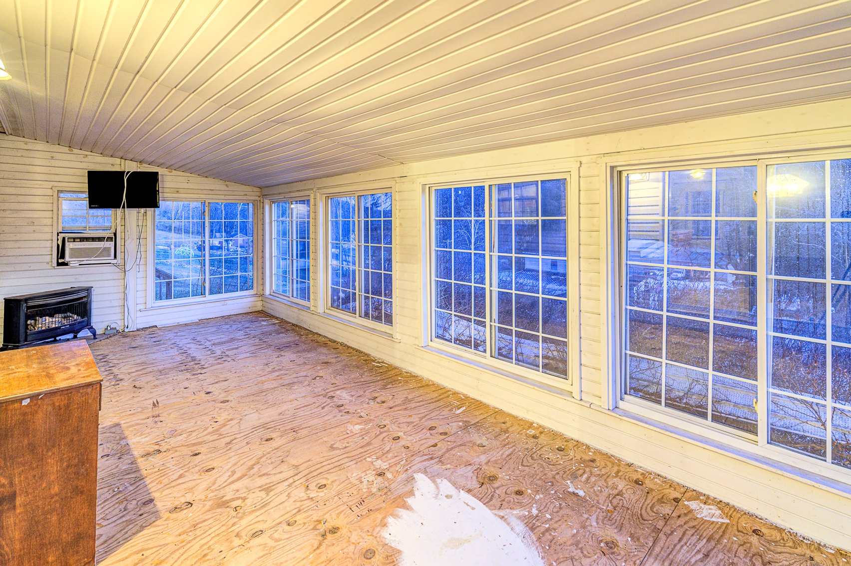 Image for SOLD $163,350 - 3 Bedroom with Oversized Garage on Over 3 Acres in Maidsville