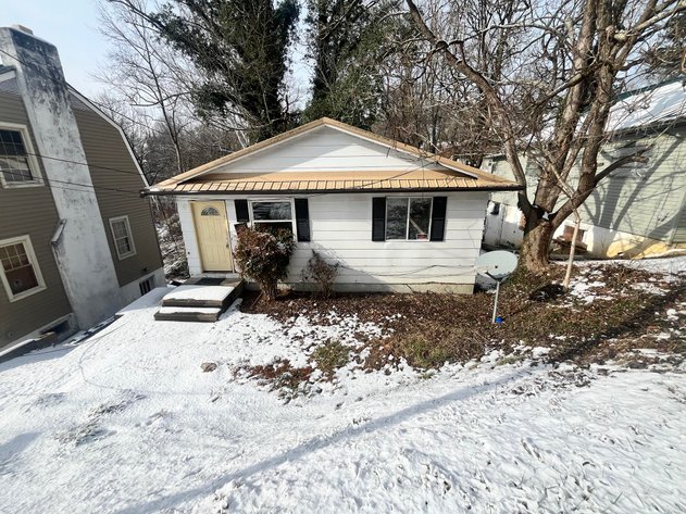 Image for Three Charleston Homes Selling to the Highest Bidders