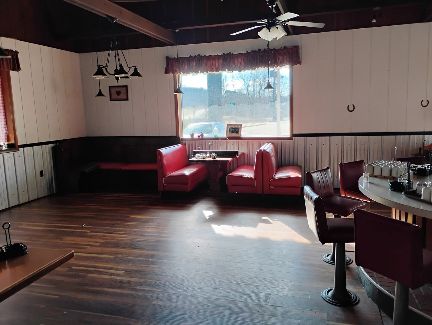 Image for SOLD $396,000 - Restaurant Near I-77 in Wood County