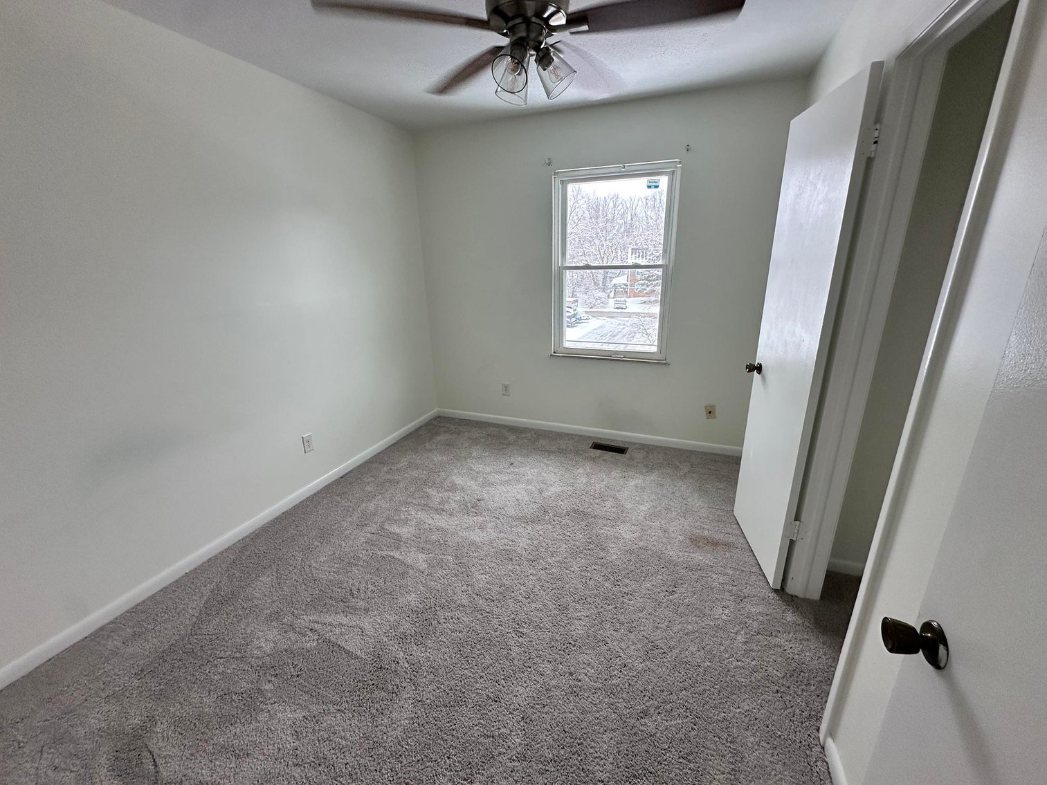 Image for SOLD $115,500 - Remodeled End-Unit Townhome in St. Albans