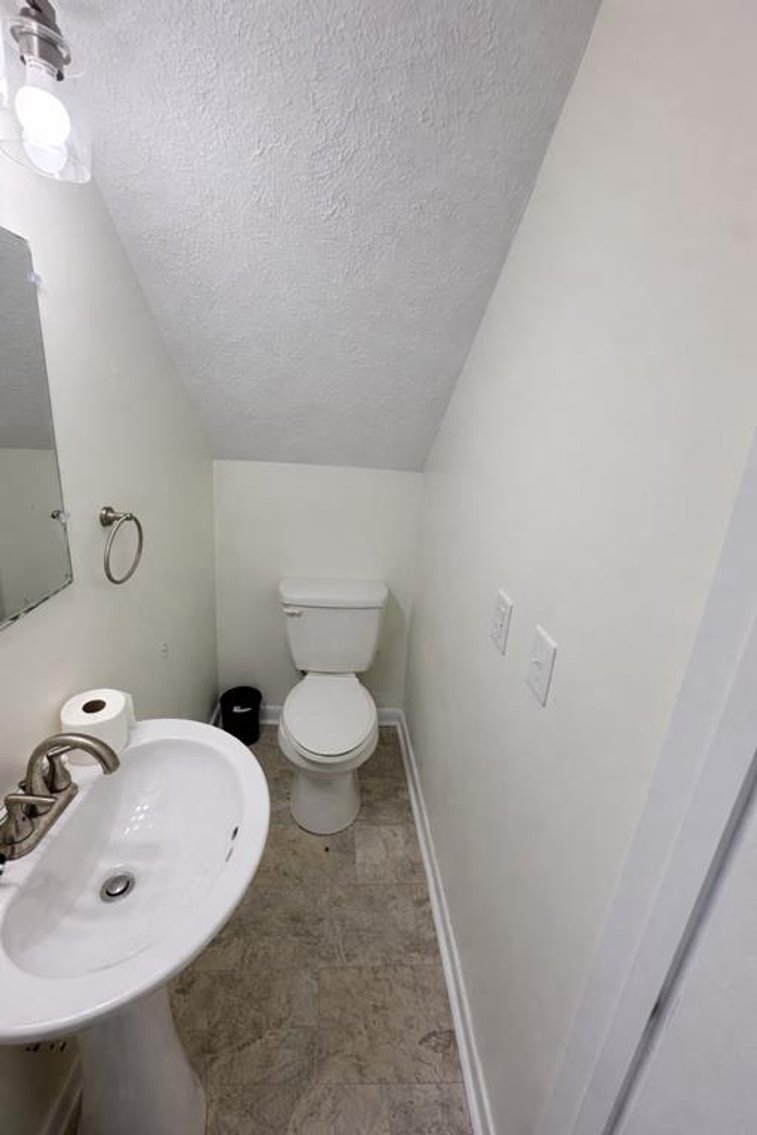 Image for SOLD $115,500 - Remodeled End-Unit Townhome in St. Albans