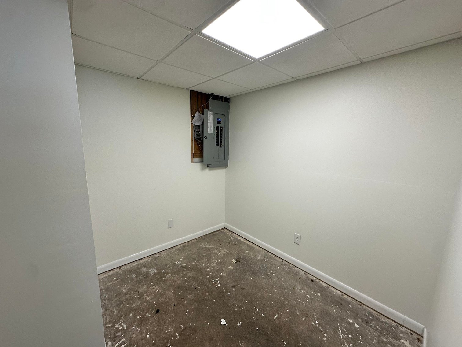 Image for SOLD $115,500 - Remodeled End-Unit Townhome in St. Albans