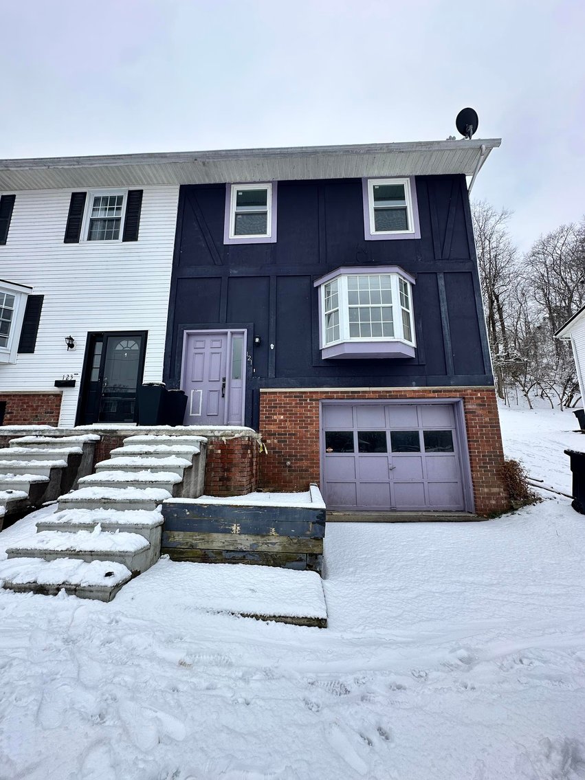 Image for SOLD $115,500 - Remodeled End-Unit Townhome in St. Albans