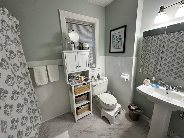 Image for SOLD $198,000 - Income Generating 4-Unit Apartment Building in Huntington