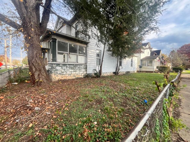 Image for 4 Bedroom in Huntington Selling to the Highest Bidder