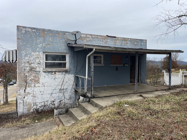 Image for 2 Car Garage with Apartment in St. Albans Selling to the Highest Bidder