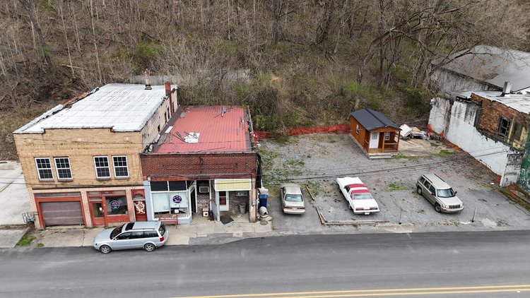 Image for 9 Buildings on Over 1 Acre in Mon County