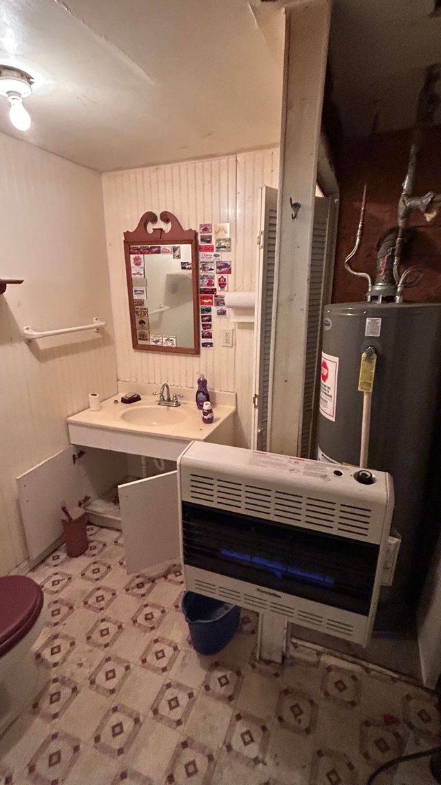 Image for Commercial Building with Garage Bays & Apartment Selling to the Highest Bidder