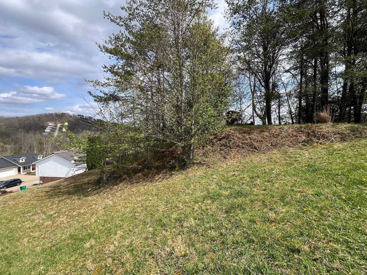 Image for Spacious 4 Bedroom Mid-Entry on a Large Lot in Cross Lanes