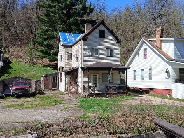 Image for 3 Bedroom Wheeling Home Ready for a Remodel