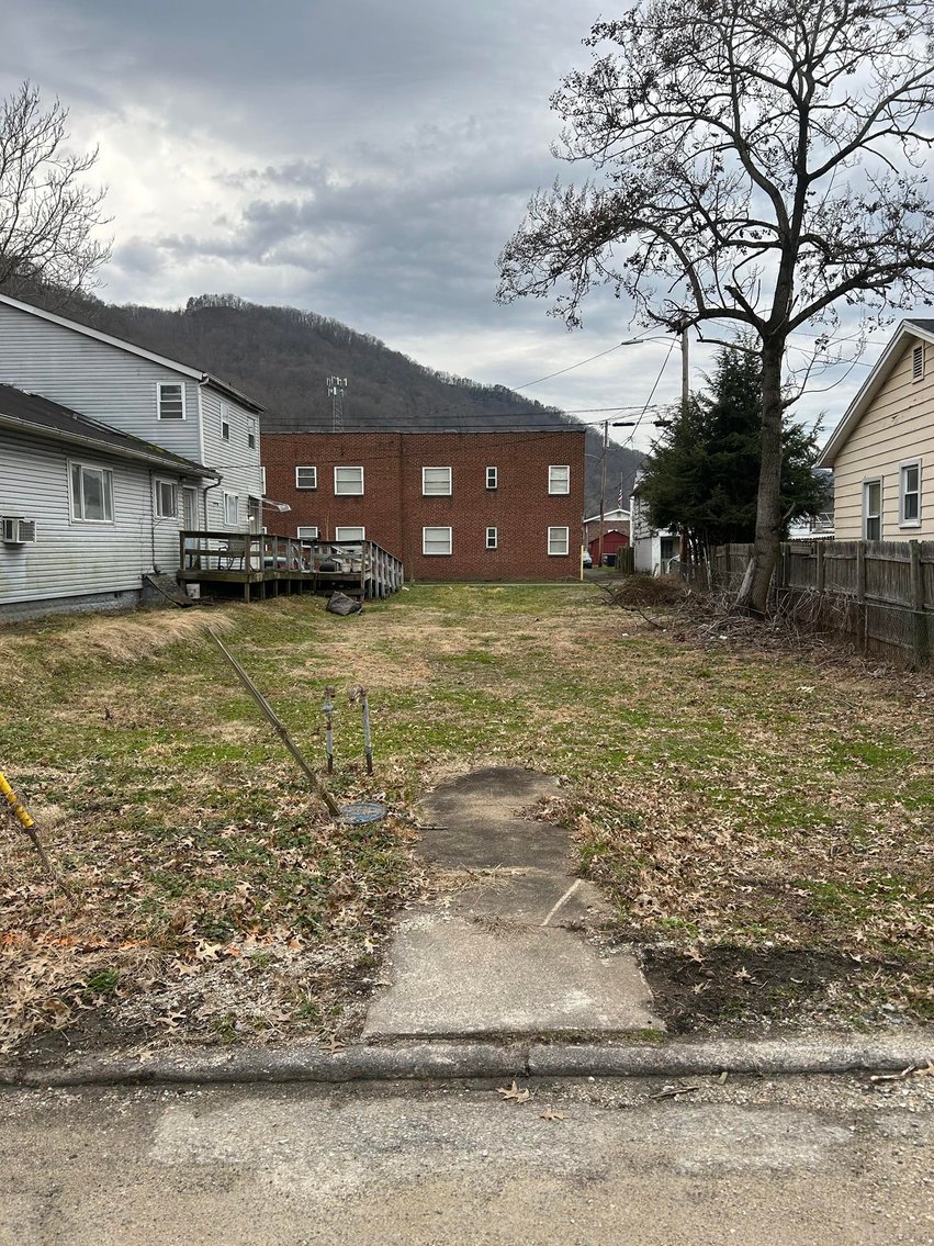 Image for 6 Charleston Area Properties Selling to the Highest Bidders