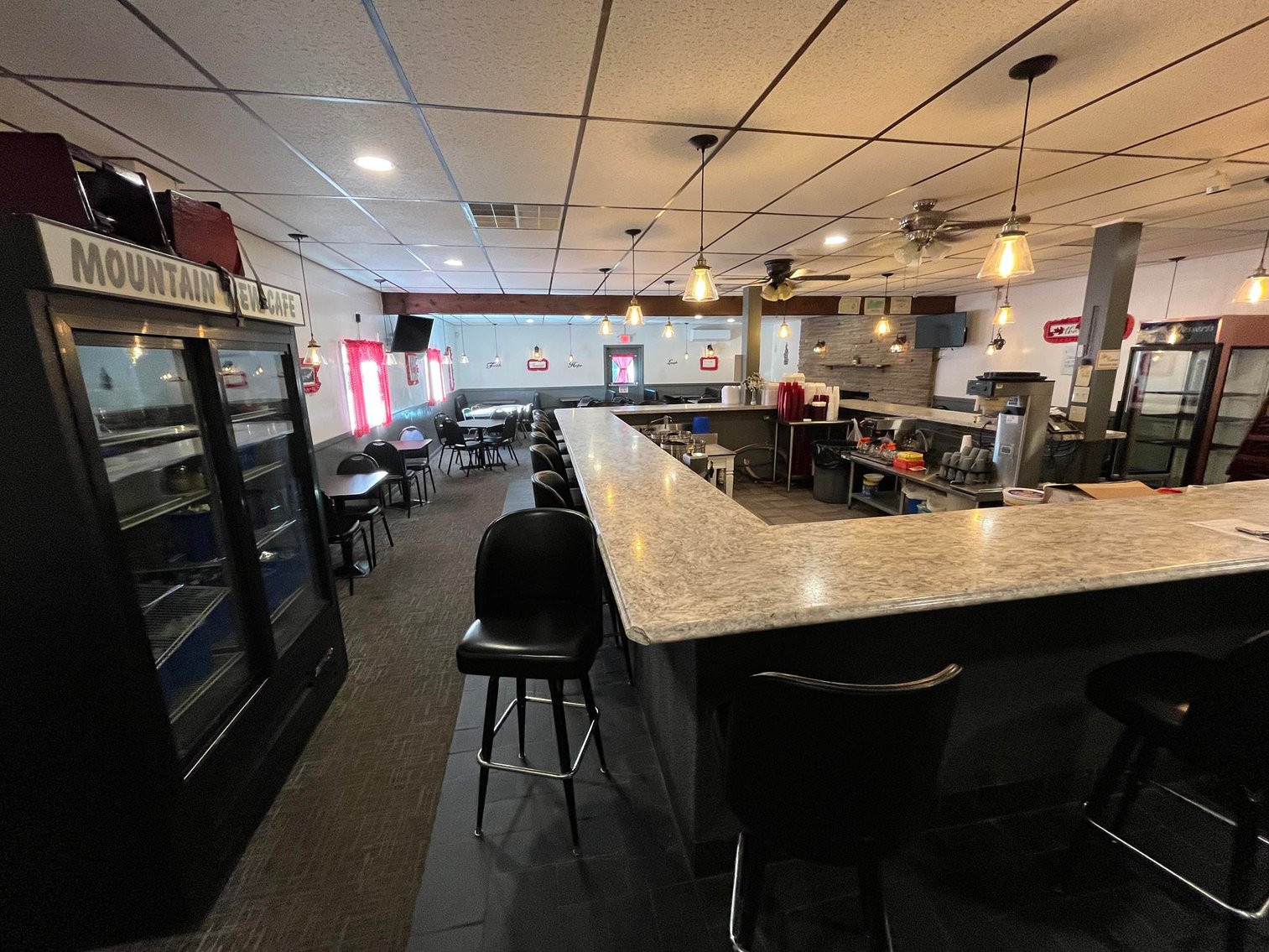 Image for SOLD $374, 000 - Turn-Key Restaurant in a High Traffic Area