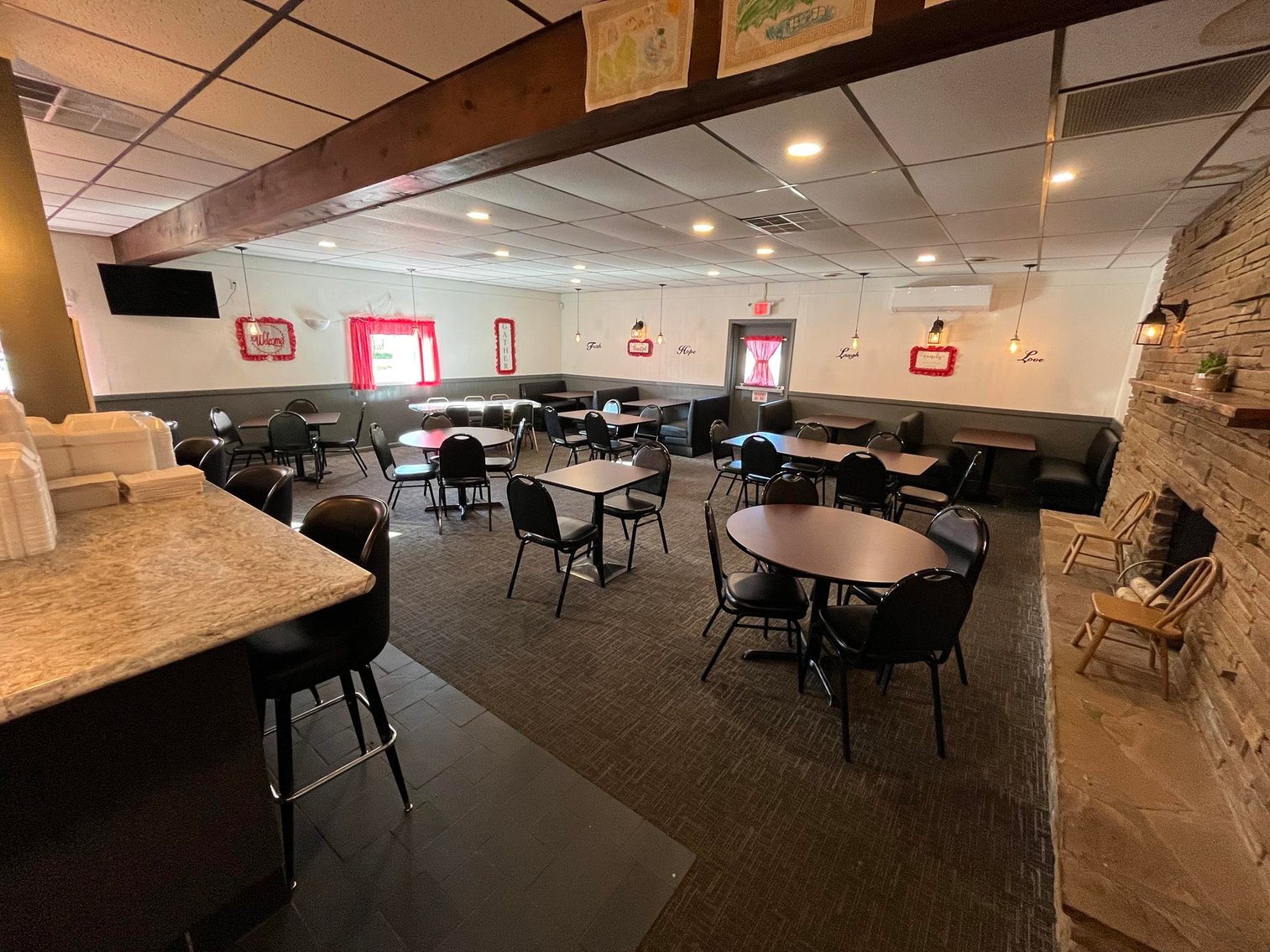 Image for SOLD $374, 000 - Turn-Key Restaurant in a High Traffic Area