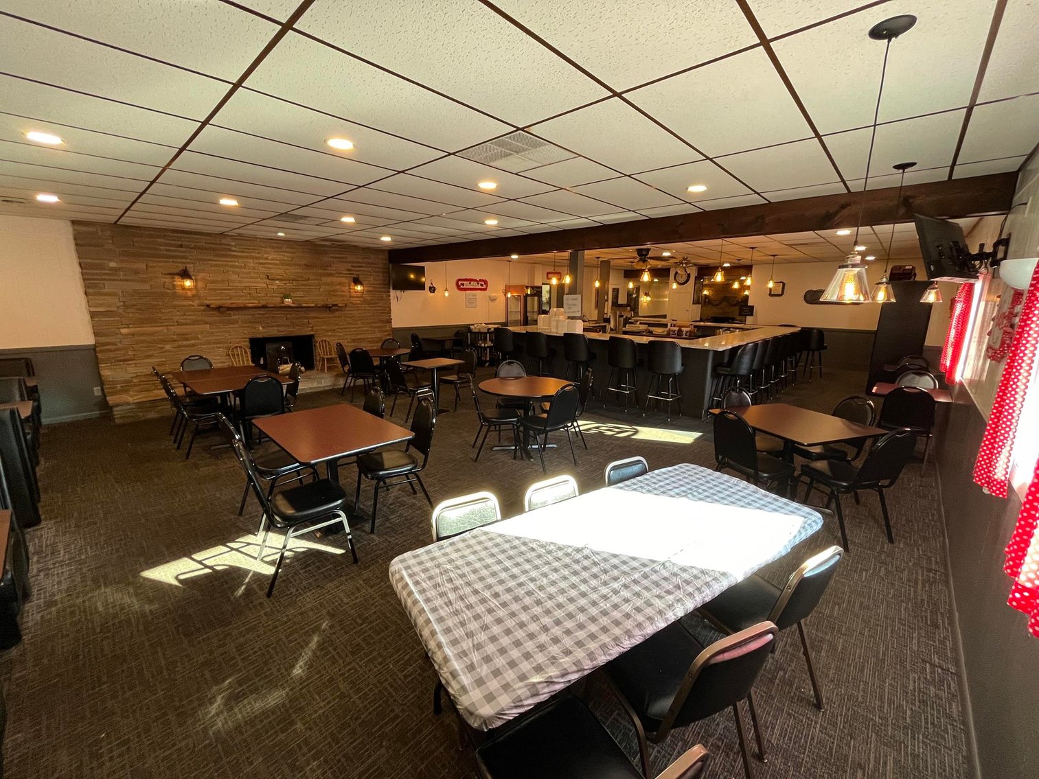 Image for SOLD $374, 000 - Turn-Key Restaurant in a High Traffic Area