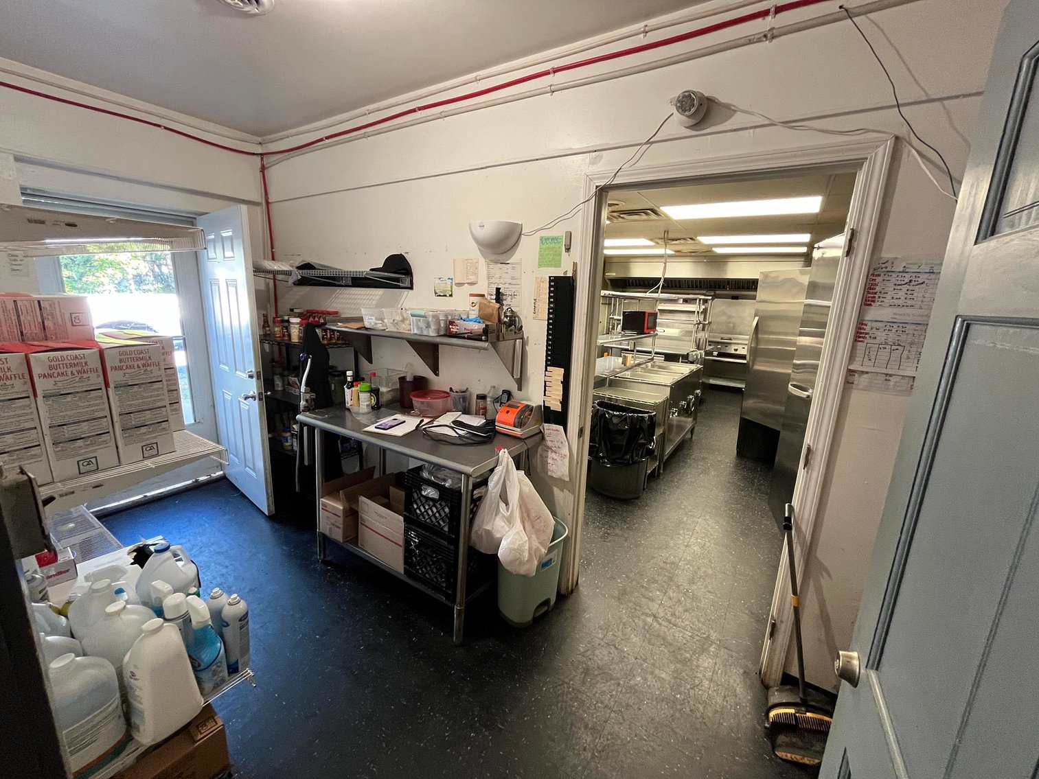 Image for SOLD $374, 000 - Turn-Key Restaurant in a High Traffic Area