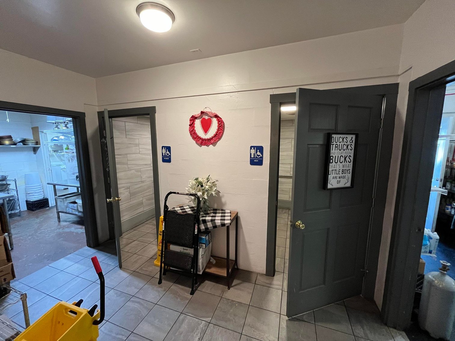 Image for SOLD $374, 000 - Turn-Key Restaurant in a High Traffic Area