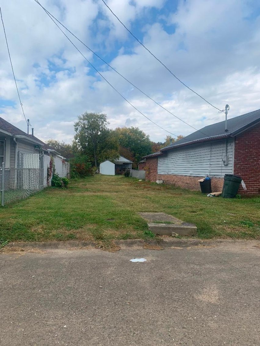 Image for SOLD - 2 Lots in St. Albans Selling to the Highest Bidders