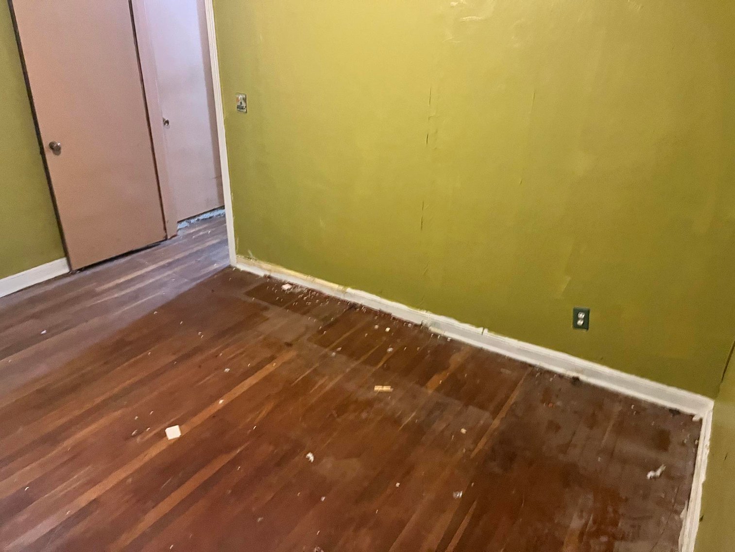 Image for SOLD $89,100 - 5 Bedroom Project Home on Over an Acre in Charleston