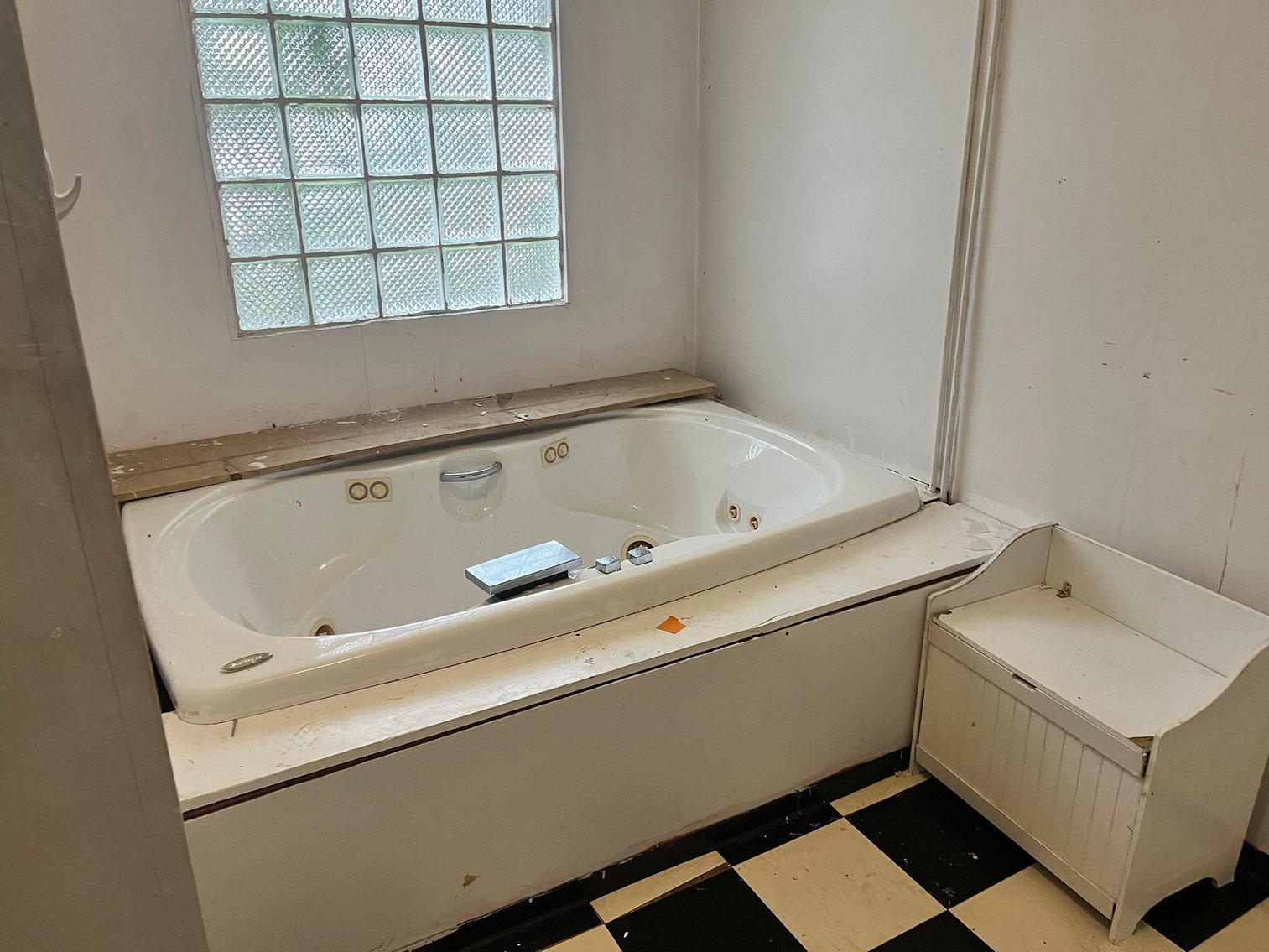 Image for SOLD $89,100 - 5 Bedroom Project Home on Over an Acre in Charleston