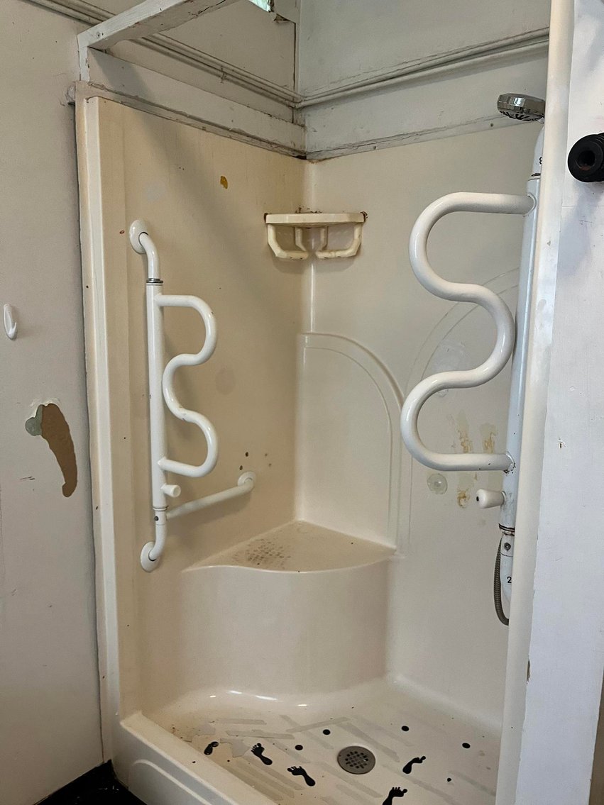 Image for SOLD $89,100 - 5 Bedroom Project Home on Over an Acre in Charleston