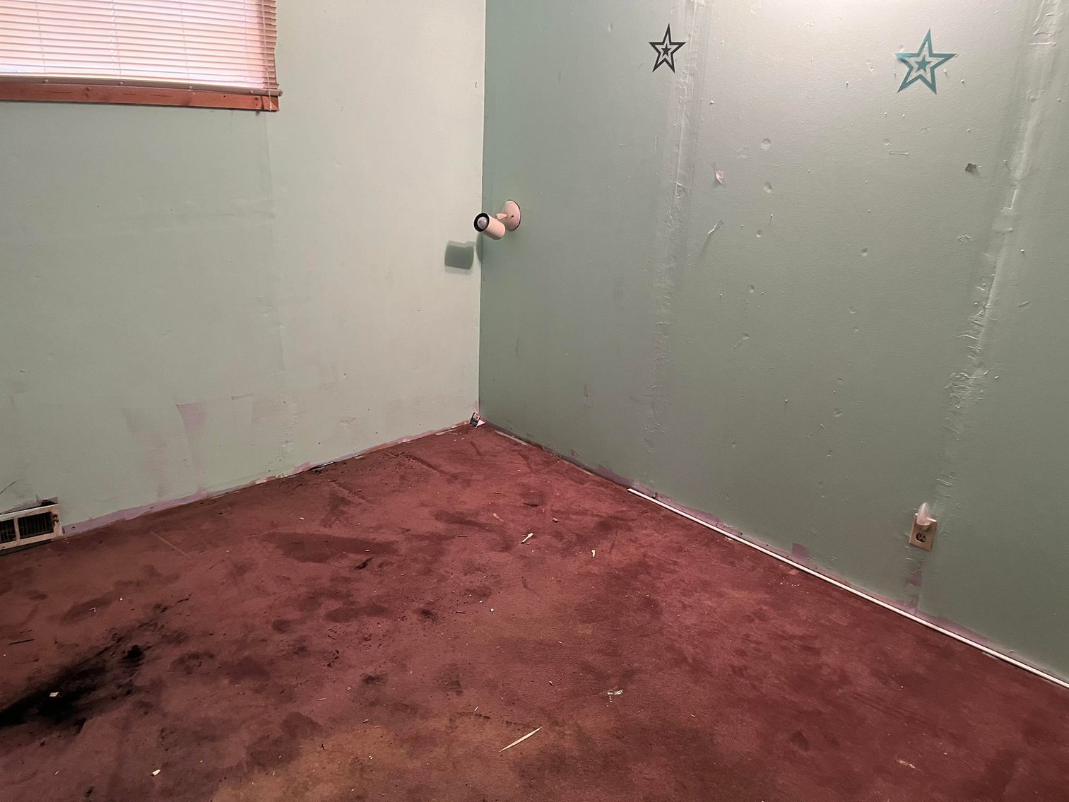 Image for SOLD $89,100 - 5 Bedroom Project Home on Over an Acre in Charleston