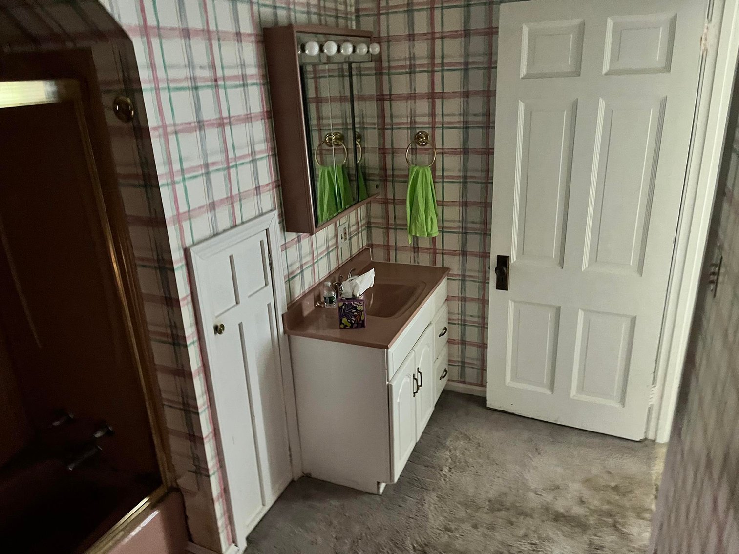 Image for SOLD $24,200 - 2 Bedroom in Huntington Selling to the Highest Bidder