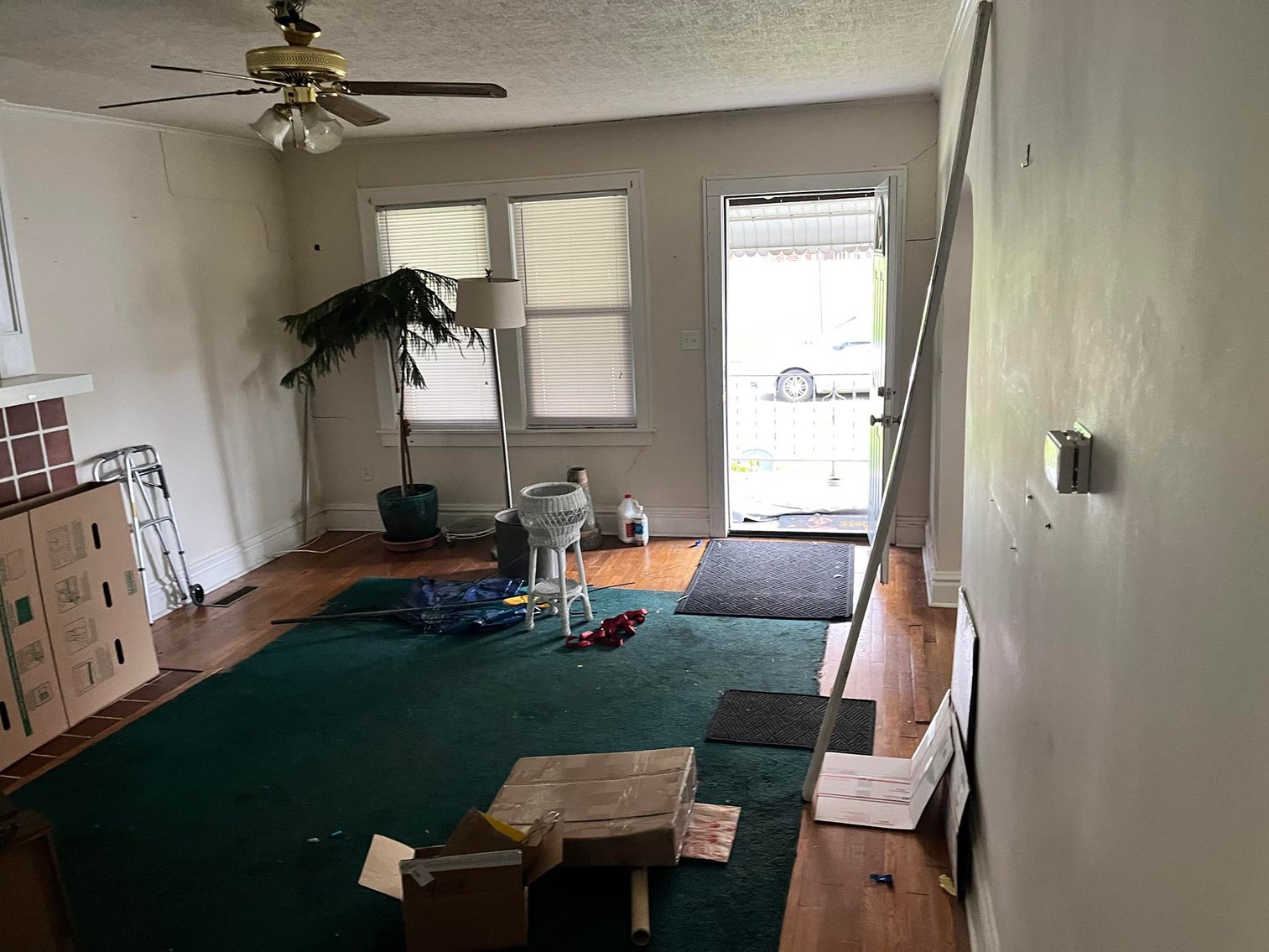 Image for SOLD $24,200 - 2 Bedroom in Huntington Selling to the Highest Bidder