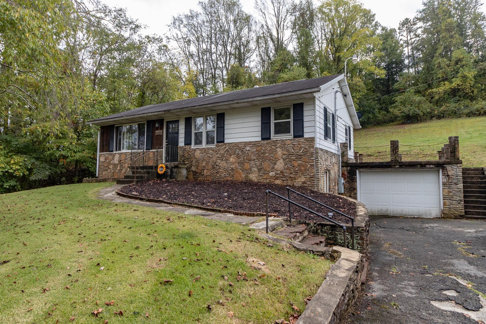 Image for SOLD $89,100 - 3 Bedroom on 1.8 Acres in Fairmont