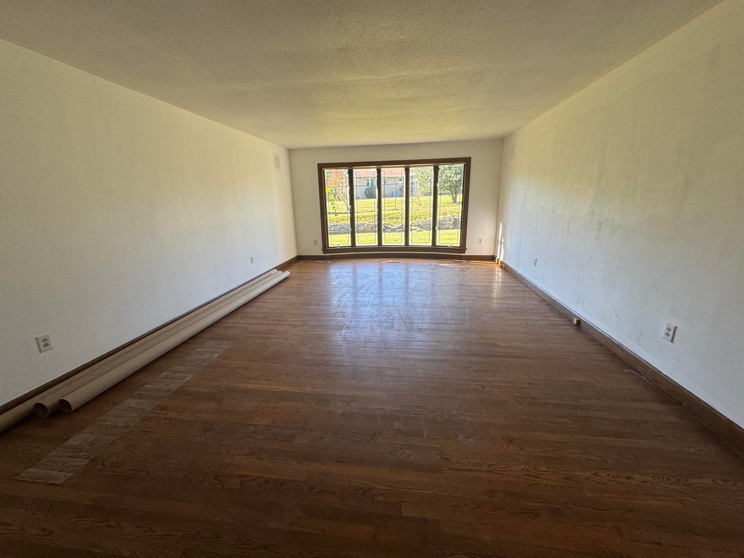 Image for SOLD $313,500 - Nearly 4,000 sqft. Brick Home in Hill-N-Dale