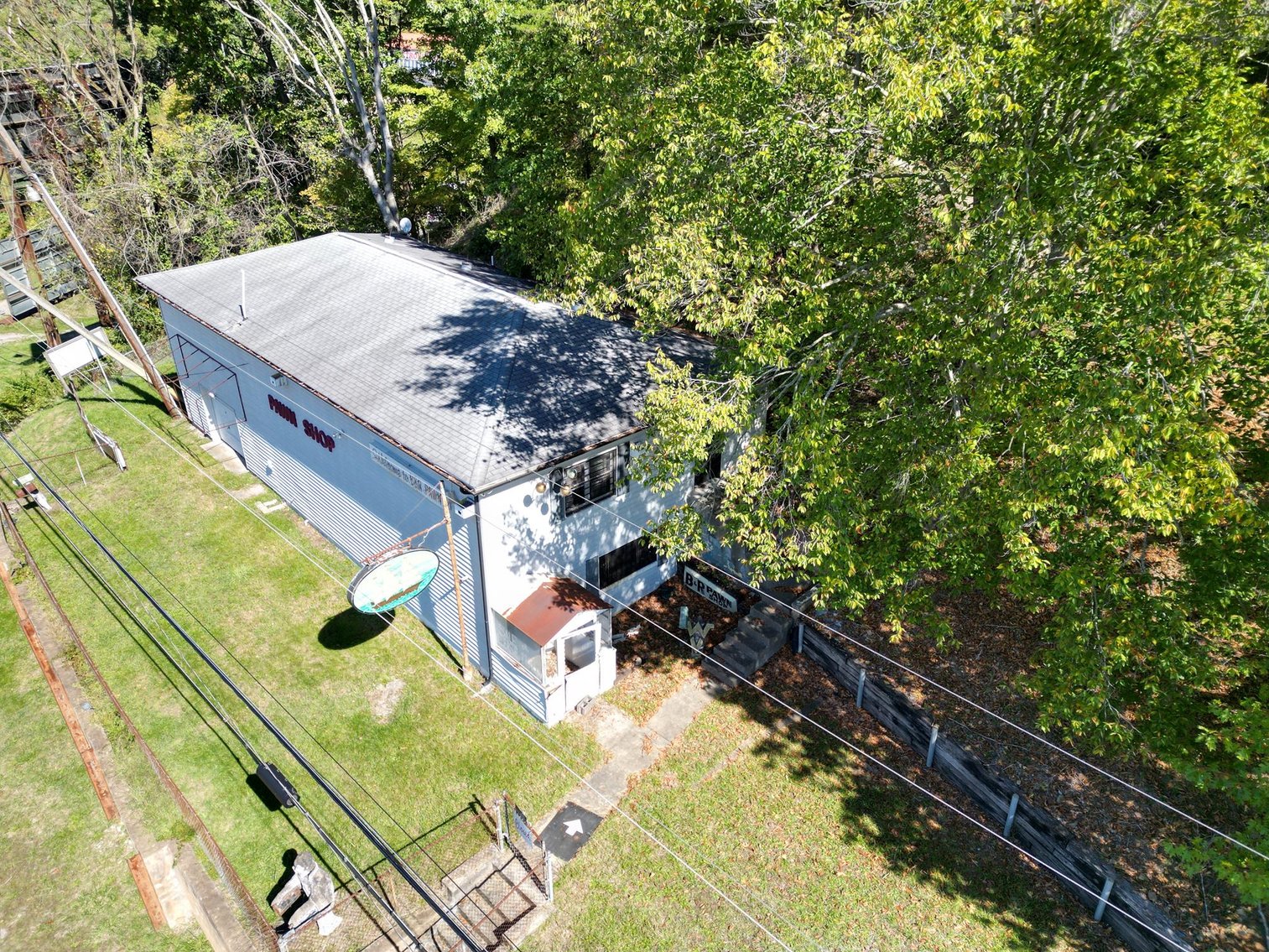 Image for SOLD $45,100 - Commercial Building in Prime Location Selling to the Highest Bidder