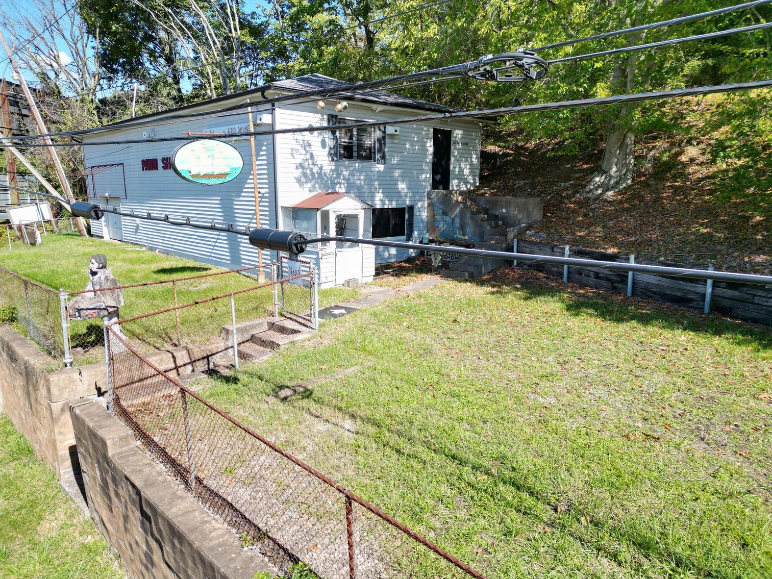 Image for SOLD $45,100 - Commercial Building in Prime Location Selling to the Highest Bidder