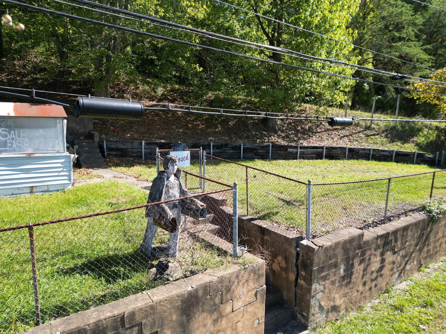 Image for SOLD $45,100 - Commercial Building in Prime Location Selling to the Highest Bidder