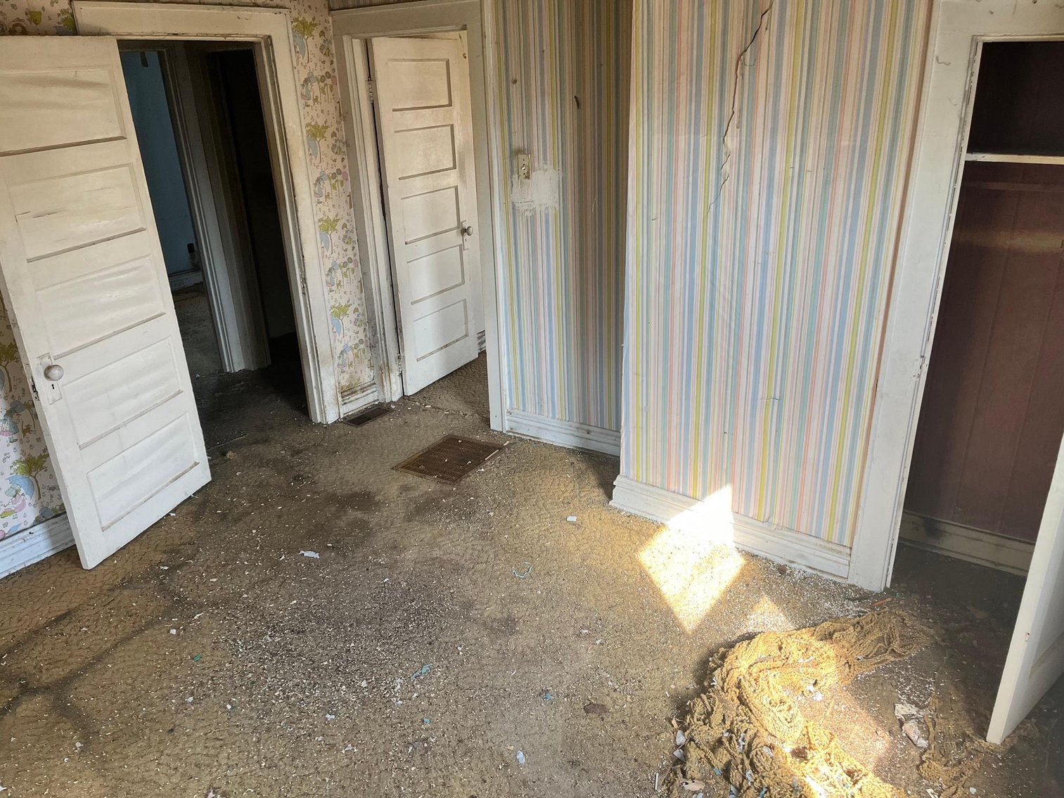 Image for SOLD $27,500 - 3 Bedroom Huntington Home