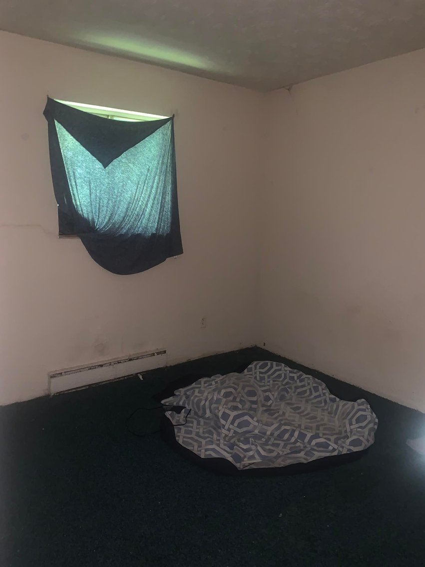 Image for SOLD $118,250 - 6 Unit Apartment Building Selling to the Highest Bidder