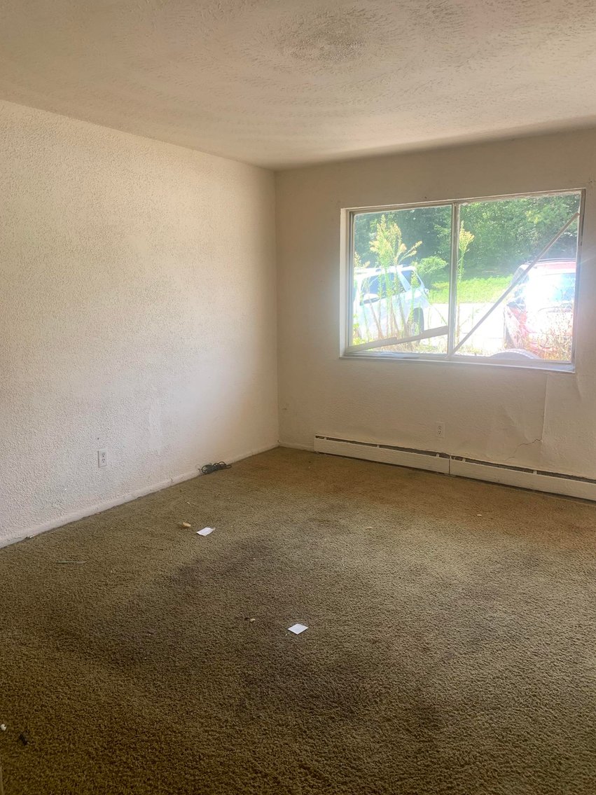 Image for SOLD $118,250 - 6 Unit Apartment Building Selling to the Highest Bidder