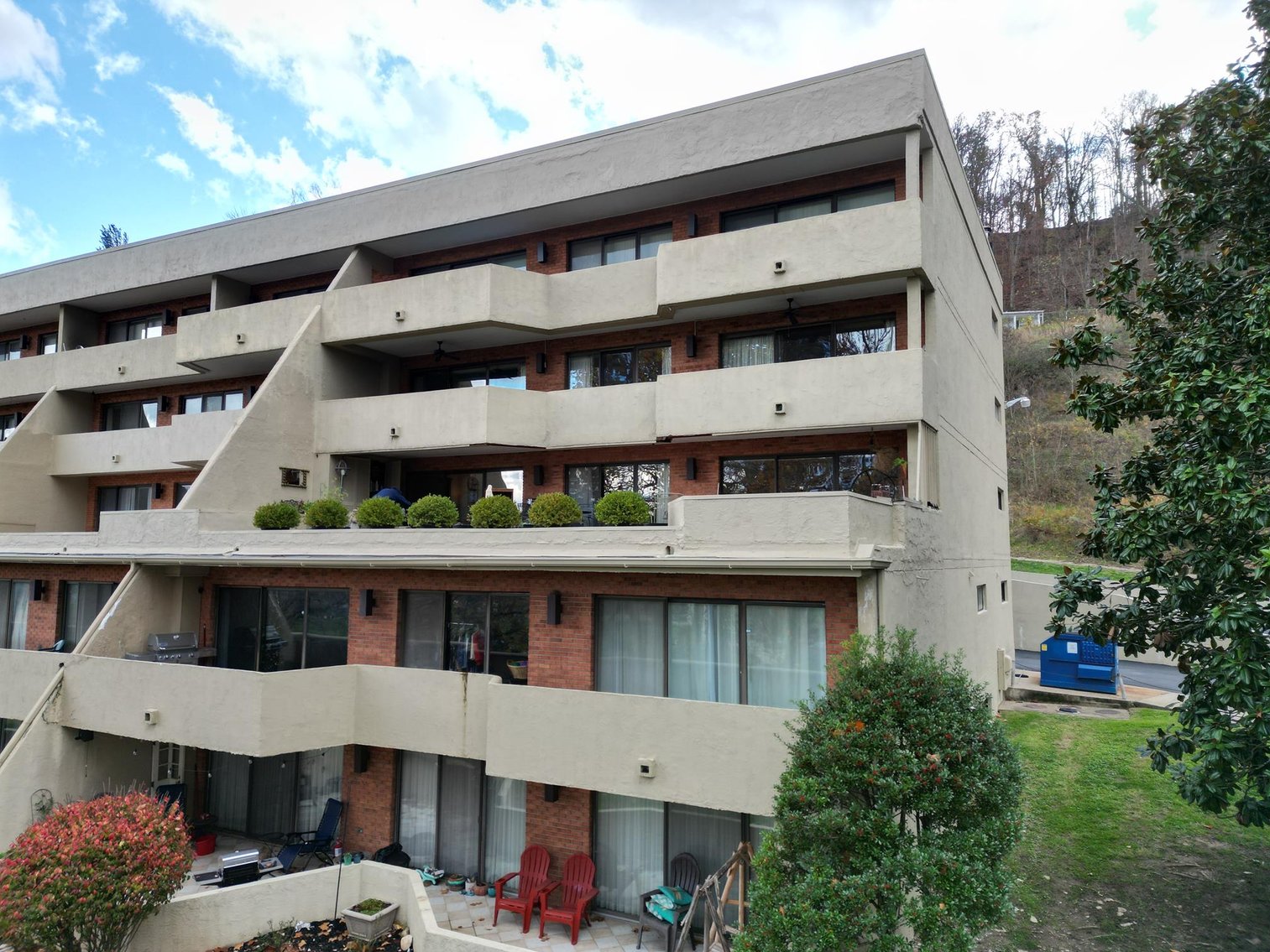 Image for SOLD $209,000 - Condo Unit 302 in Whitaker Square Apartments