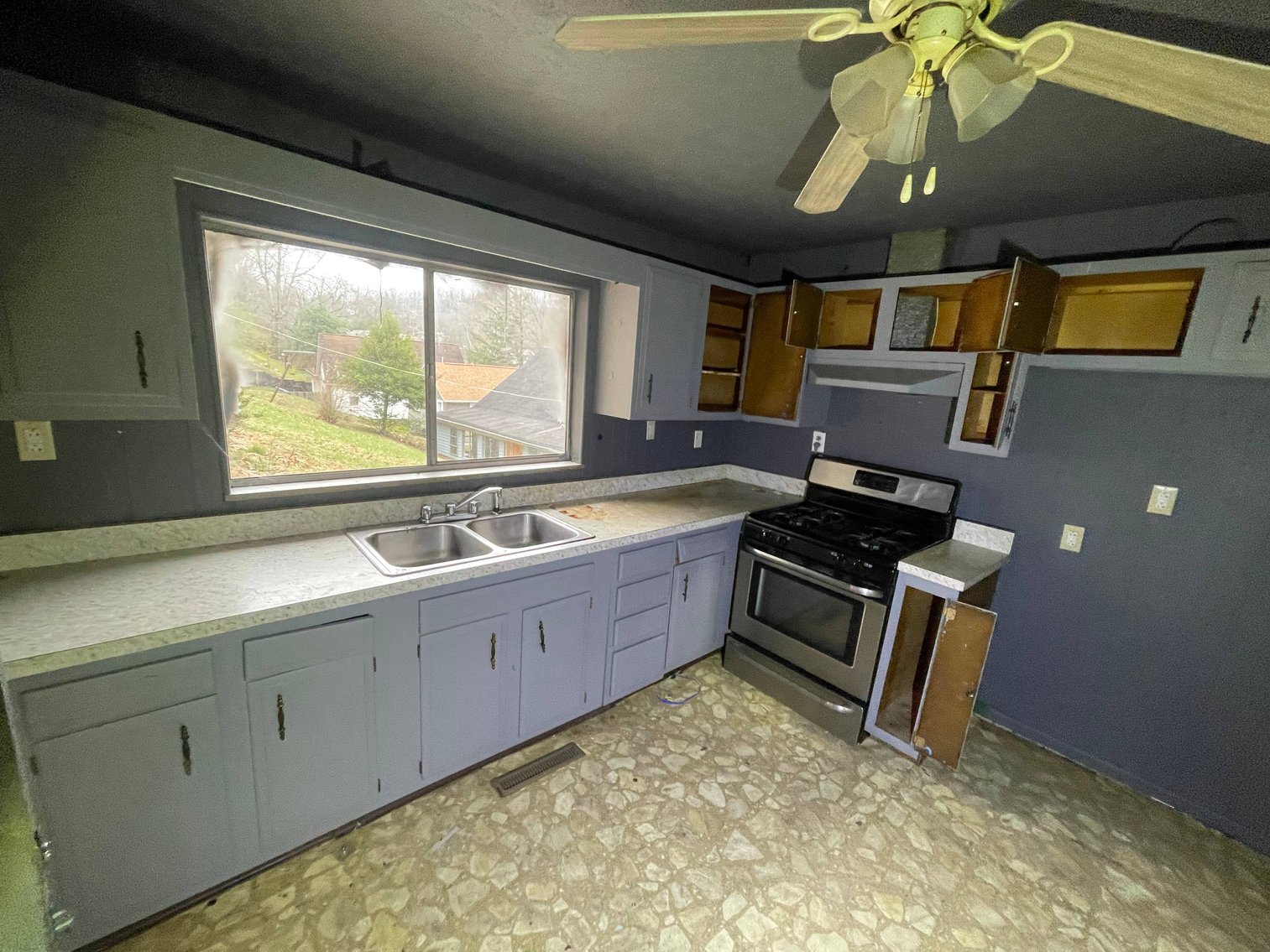 Image for SOLD $44,000 - 3 Bedroom Home on a Large Lot in Dunbar