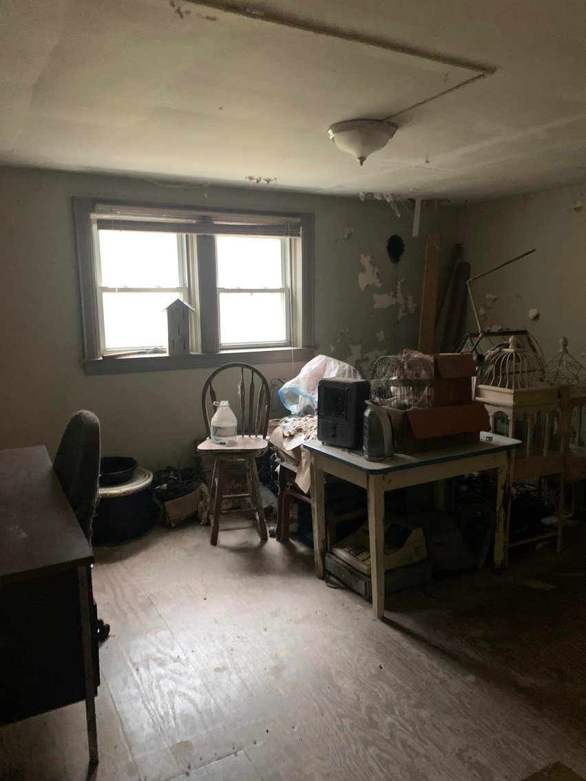 Image for SOLD $203,500 - Colonial Farmhouse on Nearly 12 Acres in Mink Shoals